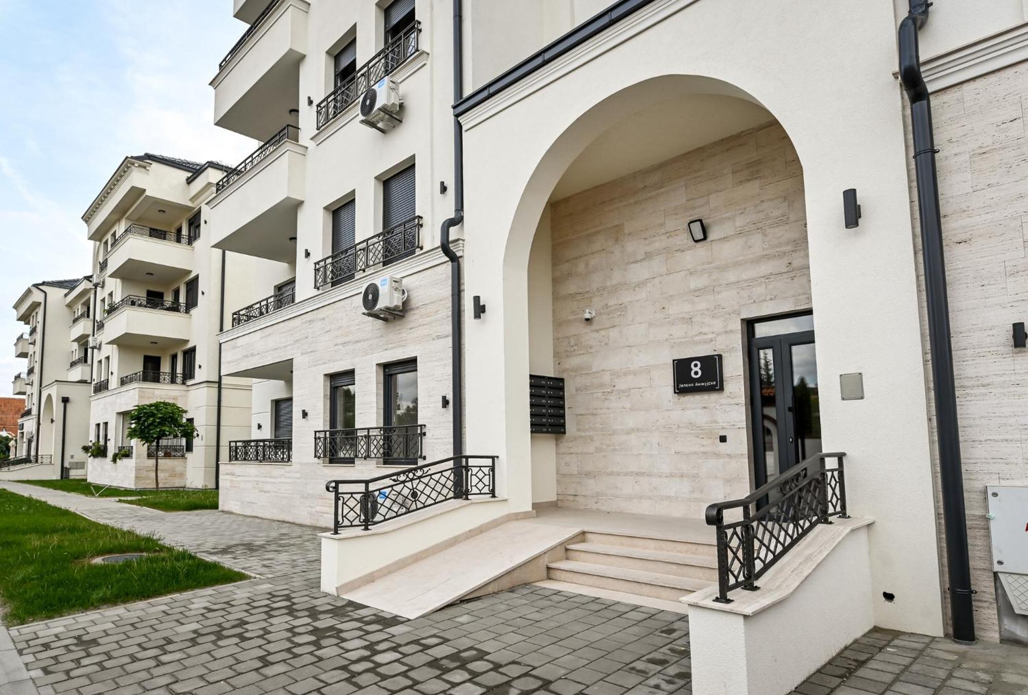 Oaza Apartmani Arandjelovac Luaran gambar